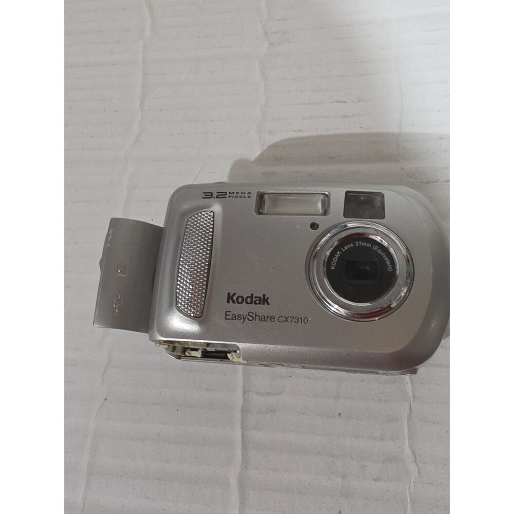 Kodak EasyShare CX7310 Digital Camera 3.2 MP 37mm Lens Silver FOR PARTS
